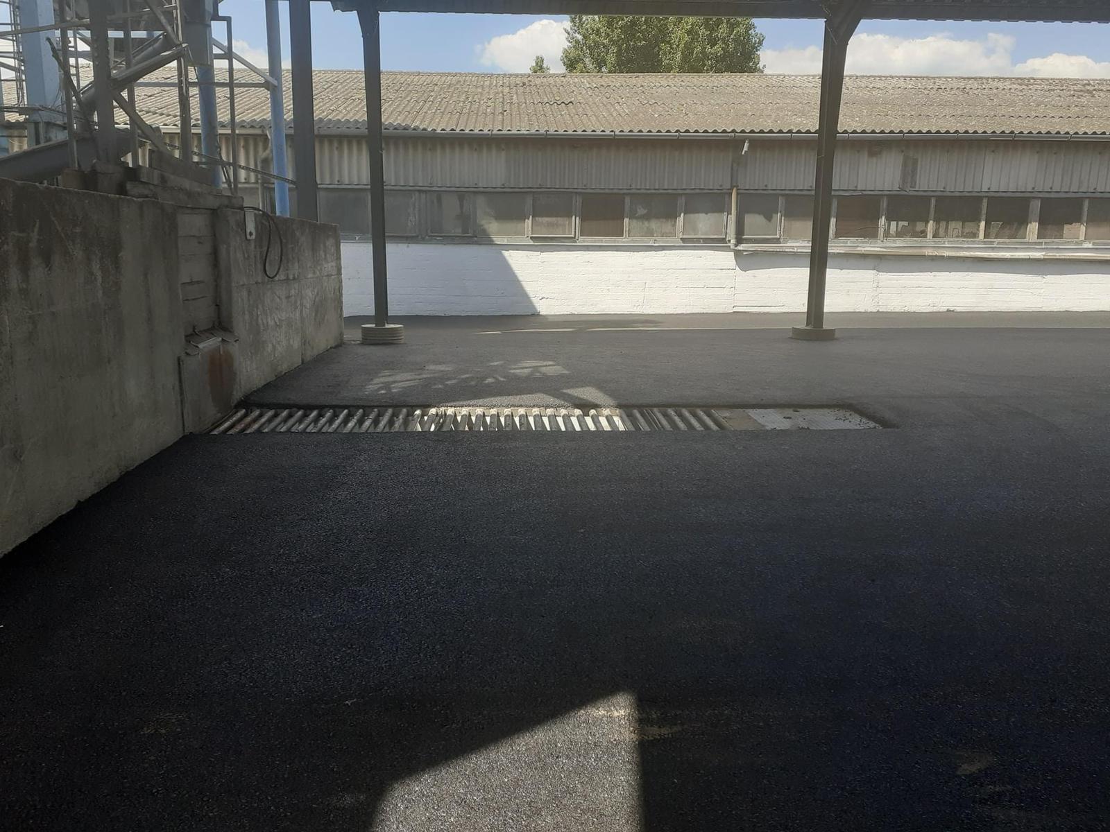 Ipari csarnok belső aszfaltozása